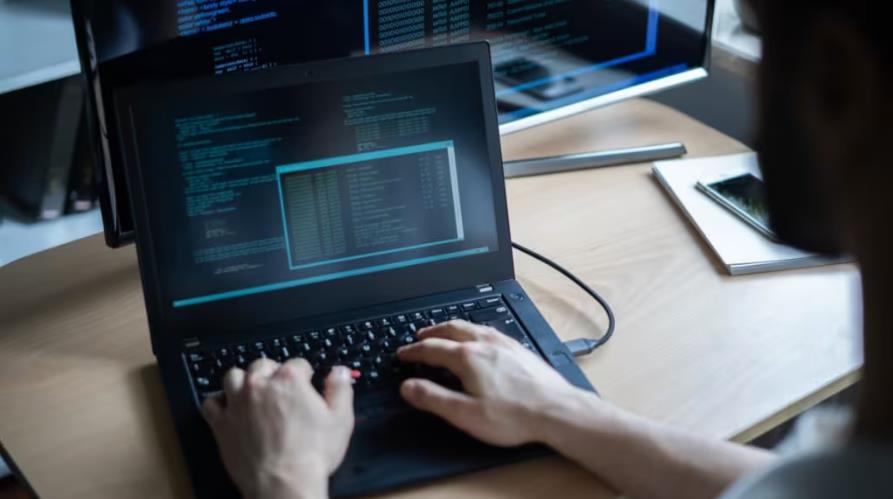 湖州小程序开发破局关键：筑牢AWS DevOps工程师核心能力